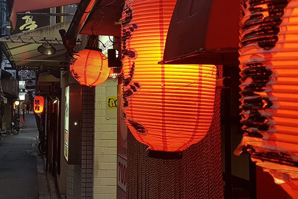 lantern in old restaurant district on kyoto night tour